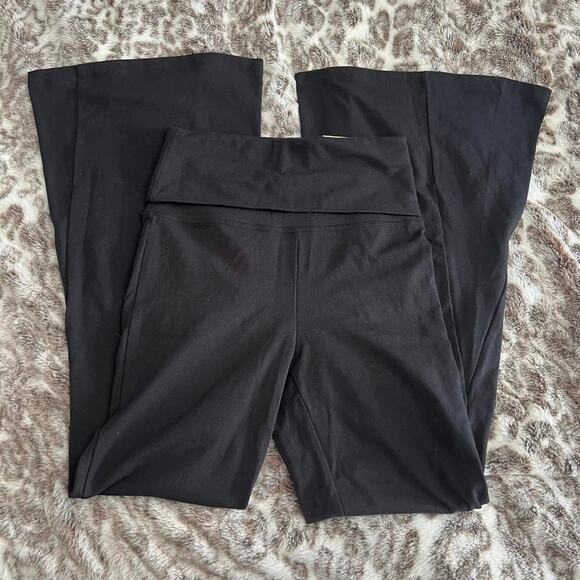 Black Aerie offline flare leggings - Picture 2 of 4